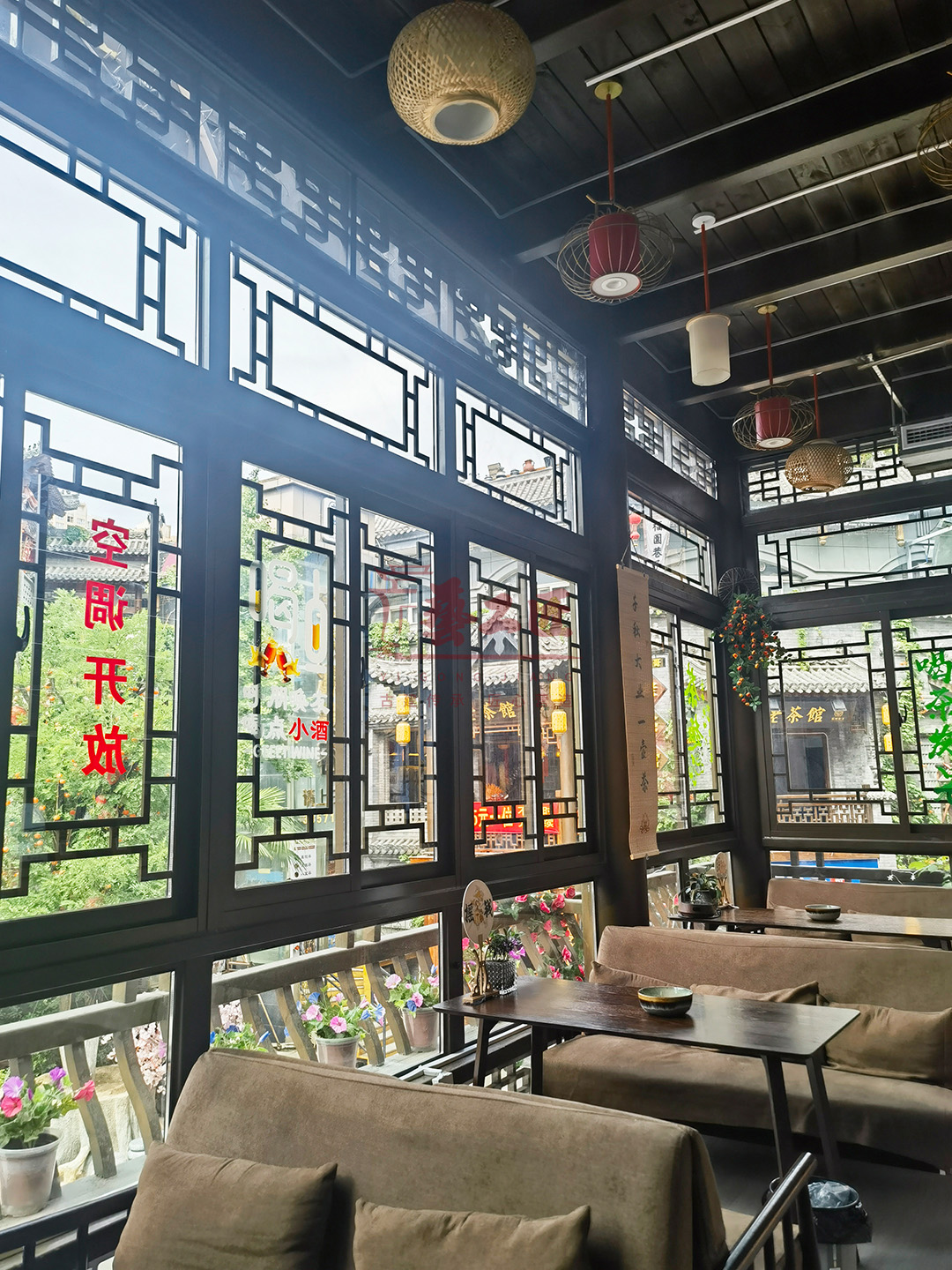 西安拓建仿古铝合金门窗 定格中式静谧之美